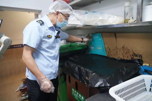 突擊檢查安康餐飲后廚 萬(wàn)人 云監(jiān)督