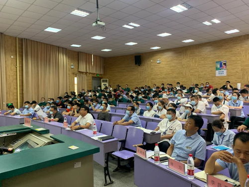 飲食服務(wù)中心召開(kāi)燃?xì)饧笆称钒踩ぷ鲿?huì)議